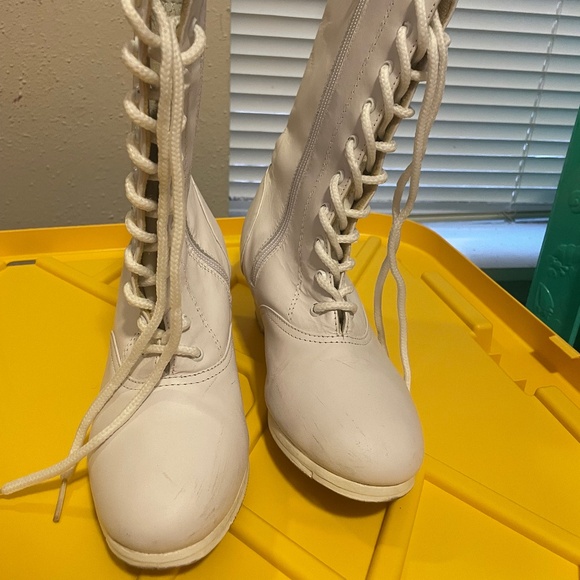 Authentic Ballet Folklorico Boots (Botín Adelita) - White Leather - Manzano Size - Picture 1 of 4